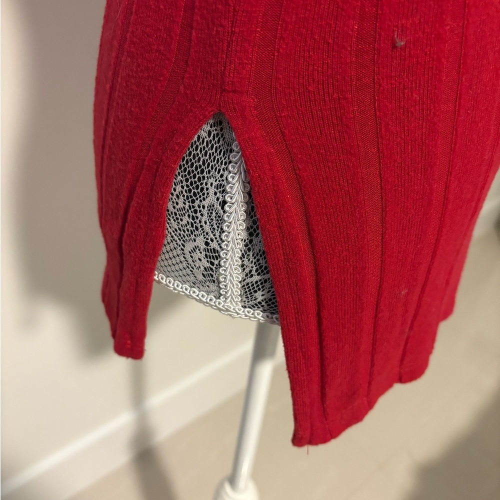 Red Ribbed Long Sleeve Sweater - Picture 2 of 4